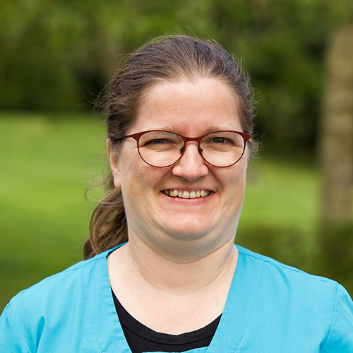 Esther - Dyrlæge